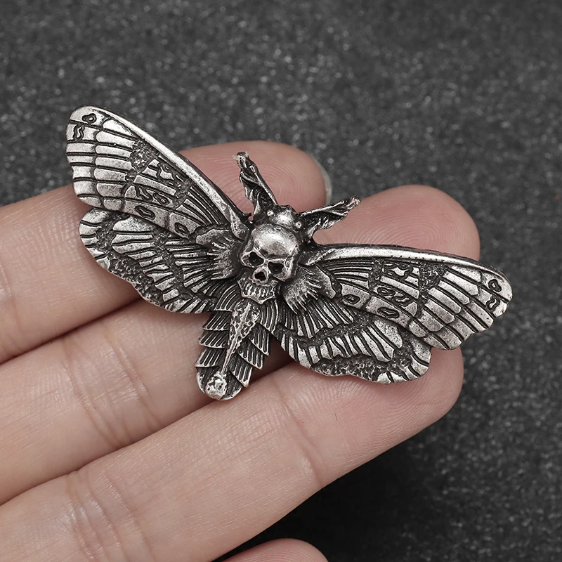 Retro Gothic Death Moth Skull Skull Brooch Men's Motorcycle Punk Rock Trend Halloween Pin Accessory