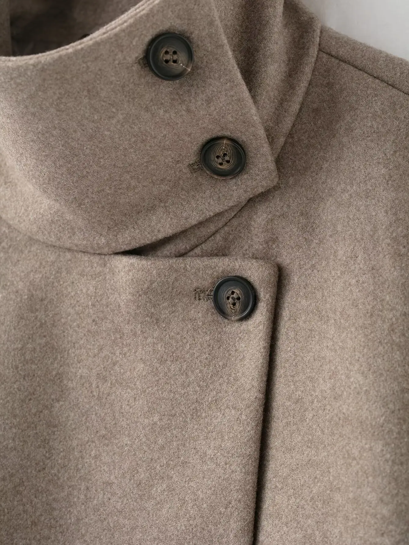 Herbst und Winter Damen neue Stehkragenjacke Khaki Stehkragen einreihige lockere und modische Bürojacke