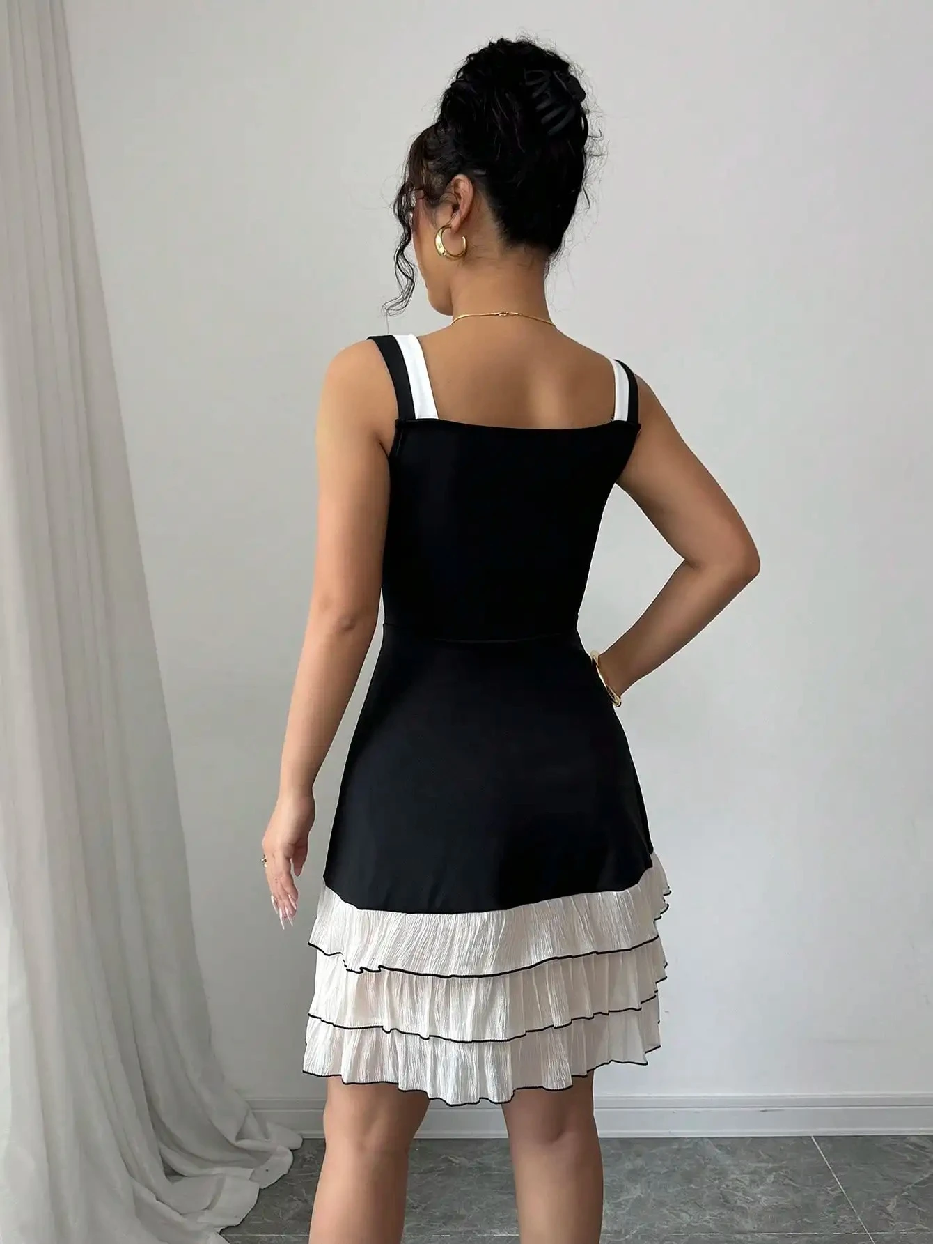 ชุดเดรสทรงเค้กหางปลาแบบมีสายรัดเอวสำหรับผู้หญิง