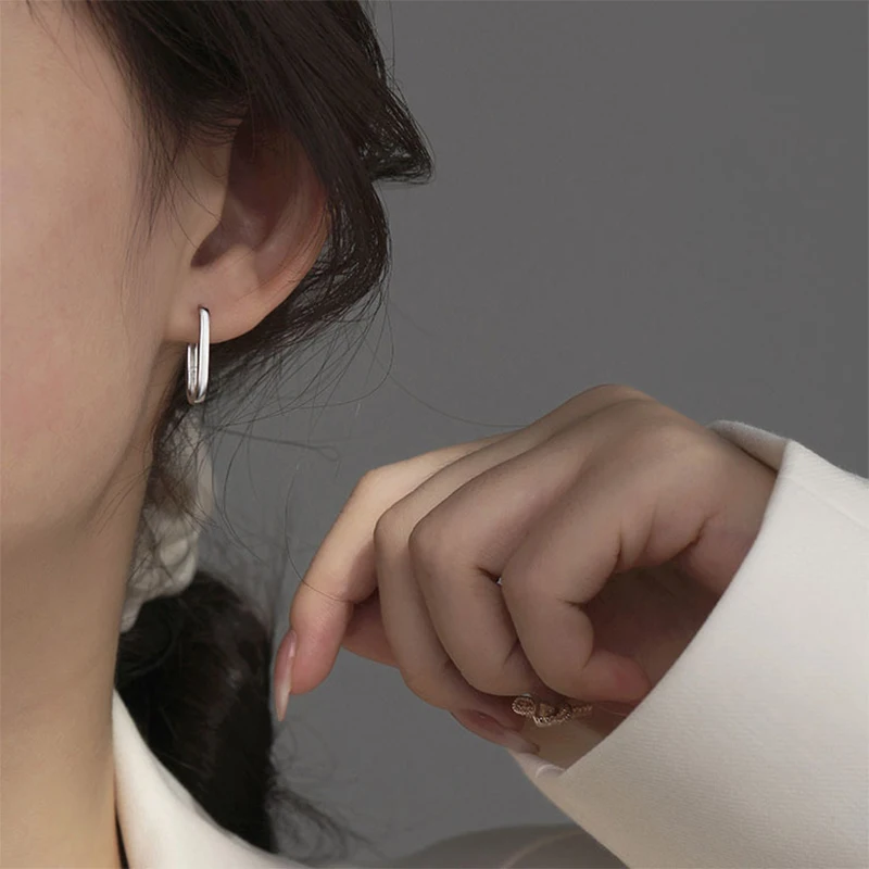 

New hot selling 925 sterling silver simple high-end ear buckle light luxury square earrings, suitable for daily jewelry gifts