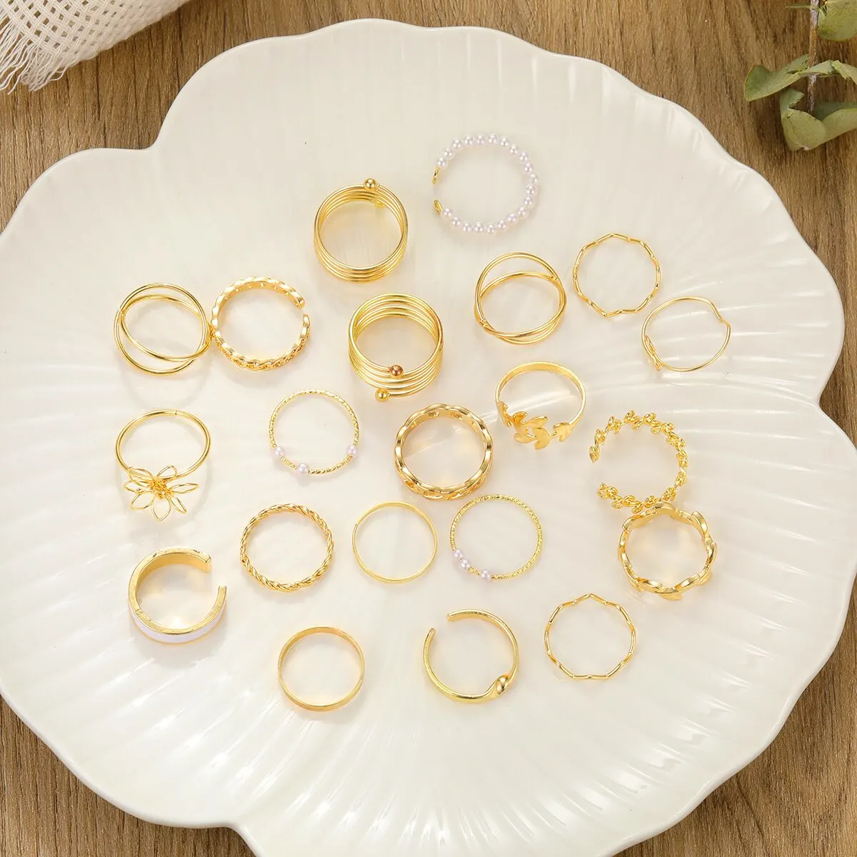 21 Sets Of Ladies Ewelry European And American New Creative Simple Temperament Flowers Spiral Pearl Ring Gold image 2