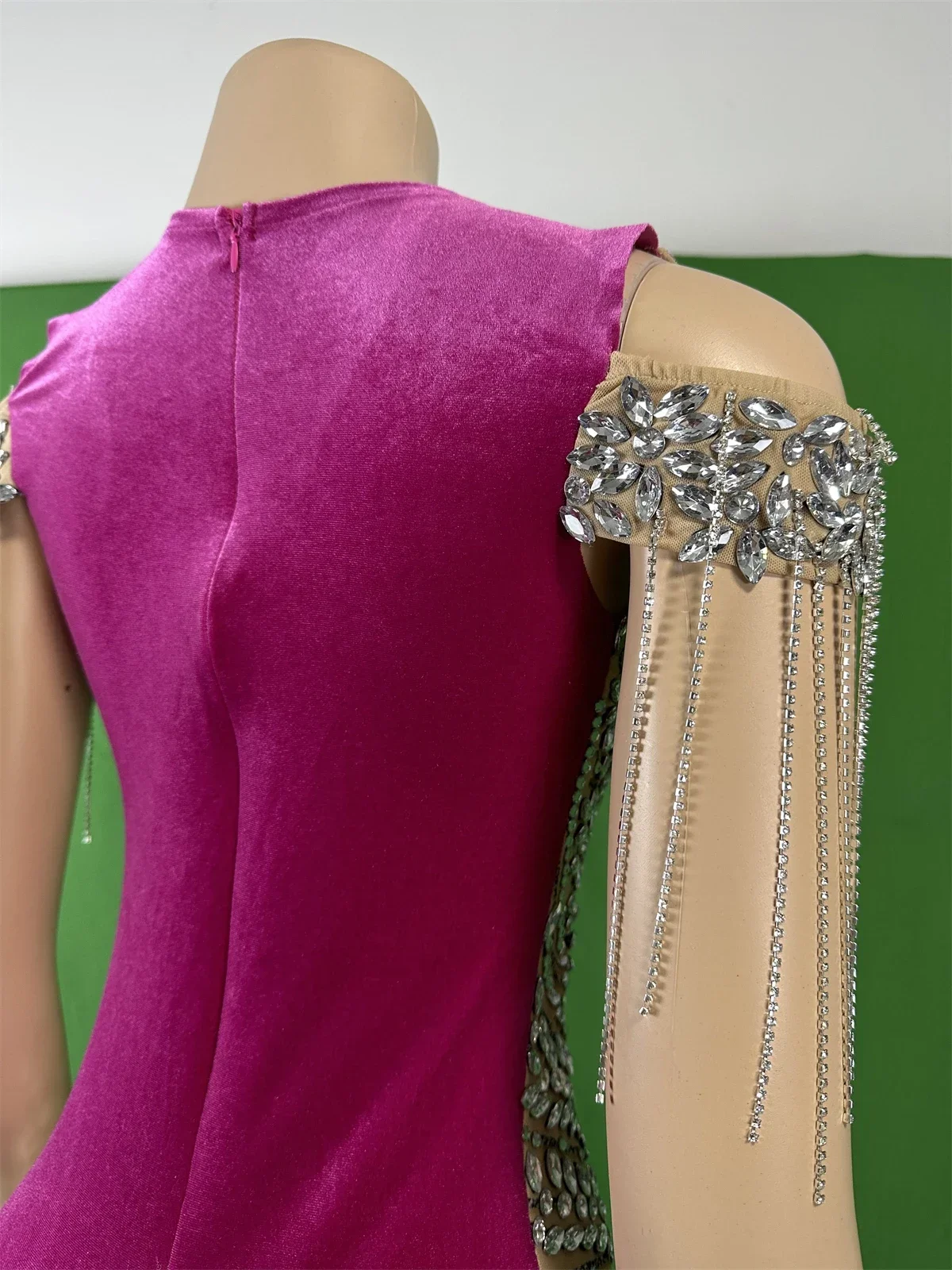 Błyszcząca pełna Rhinestone różowa czerwona damska błyszcząca aksamitna sukienka łańcuszek do wiercenia urodziny królowej występ na scenie kostium królowej