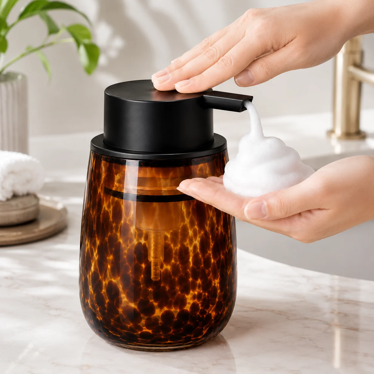 Amber Leopard Print Glass Foaming Soap Dispenser 300ml Refillable Hand Soap Dispenser Bathroom Countertop Wash Bottle