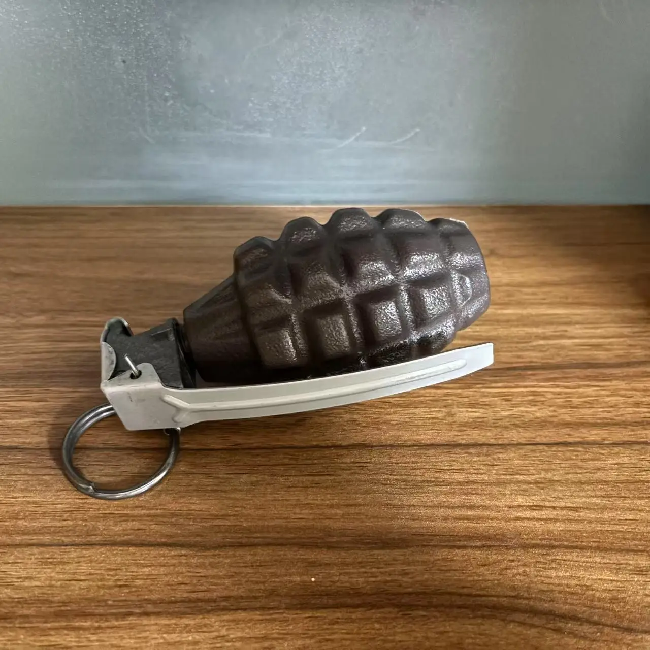 1 قطعة نسخة MK2 البلاستيك غير وظيفية الأناناس الرعد نموذج لاعب مجموعة من فيلم التلفزيون الدعائم هدية الديكور #3