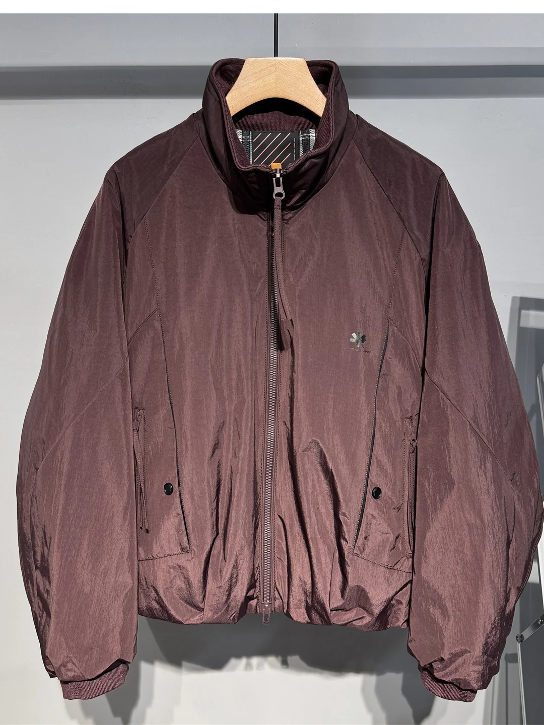 

Мужская пуховая куртка свободного кроя American Style с воротником-стойкой, белая, с декоративной молнией, повседневная верхняя одежда