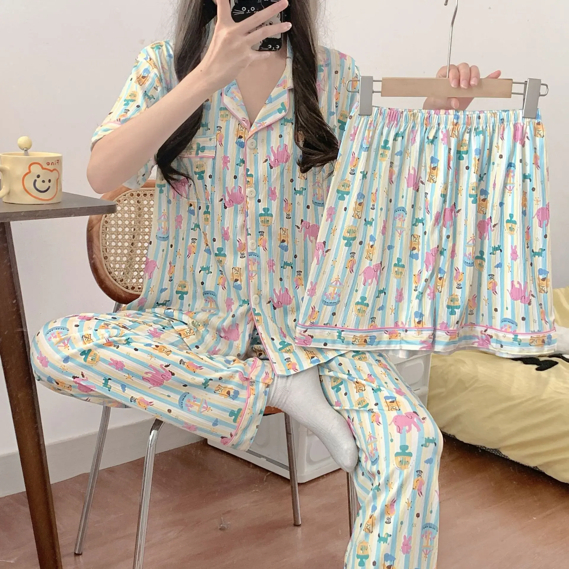 Women\'s Pajamas Loungewear Three-Piece Set of Imitation Cotton Crinkled Cloth Short Sleeve Shorts Pajamas Women\'s Loungewear Set