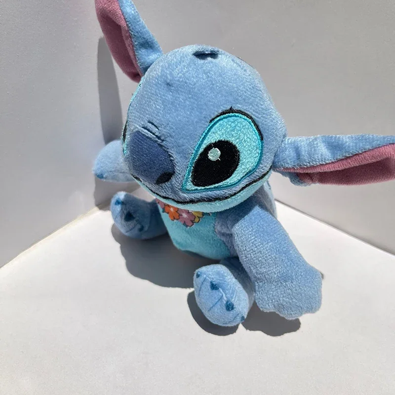 Disney 15cm Lilo and Stitch Plushs Toys ghirlanda Anime Plushie Stich Dolls cuscino simpatico peluche Gifst per il compleanno dei bambini