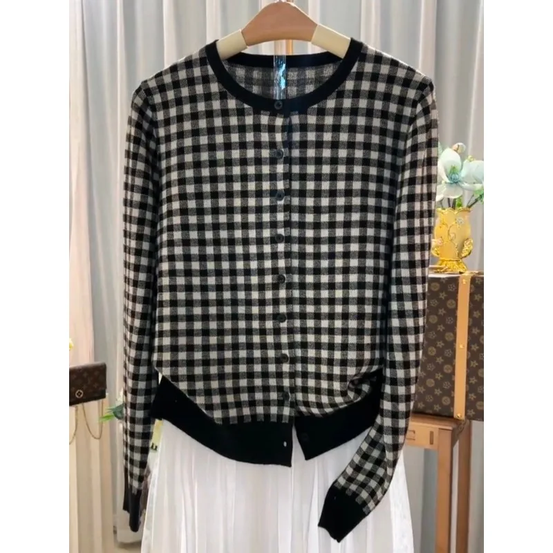 

Plaid Round Neck Button Long Sleeve Cardigan Women Elegant Fashion Sweater Knitted Top
