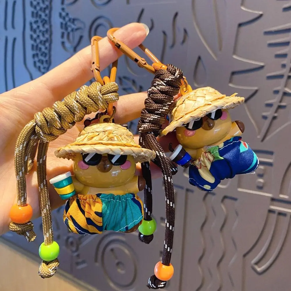 مضحك الكرتون الحيوان القش قبعة كابيبارا المفاتيح لطيف كابيبارا سيارة حلقة رئيسية الإبداعية حقيبة من البولي فينيل كلوريد قلادة الهدايا الصغيرة