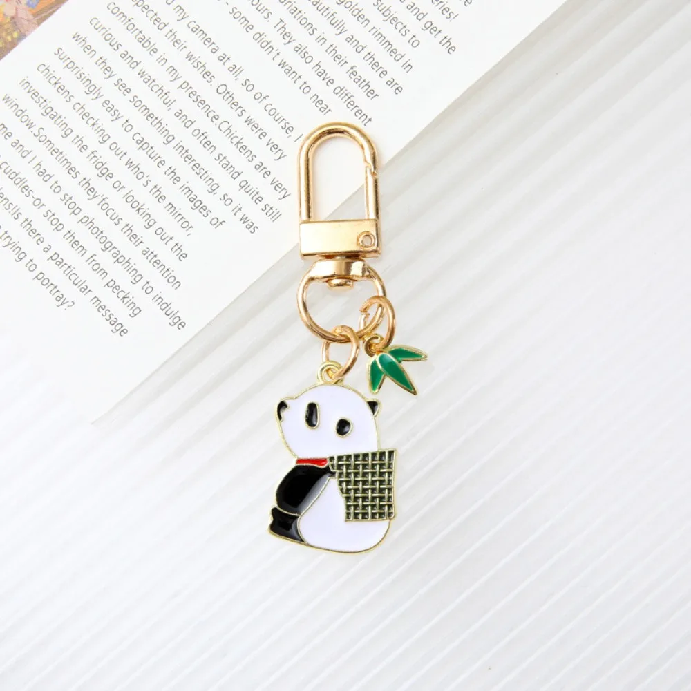 سلاسل مفاتيح باندا حيوانات كرتونية لطيفة ، سلسلة مفاتيح على شكل حقيبة ظهر على الطراز الصيني ، قلادة مزججة متدلية ، ديكورات حقيبة معدنية ، حلقة مفاتيح
