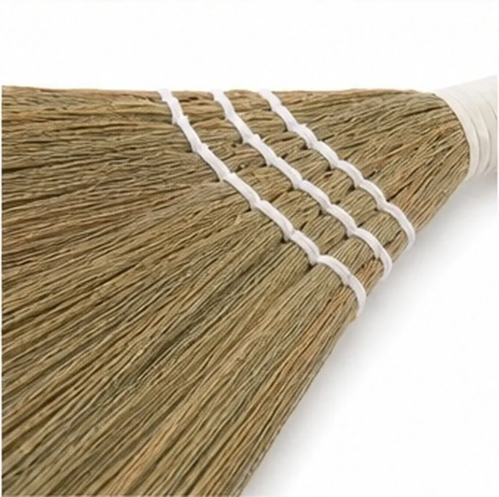 Effortless Daily Cleaning Broom Handheld Mini Whisk Broom Natural Grass Material Comfort Grip for Living Room Bedroom Desk Sweep
