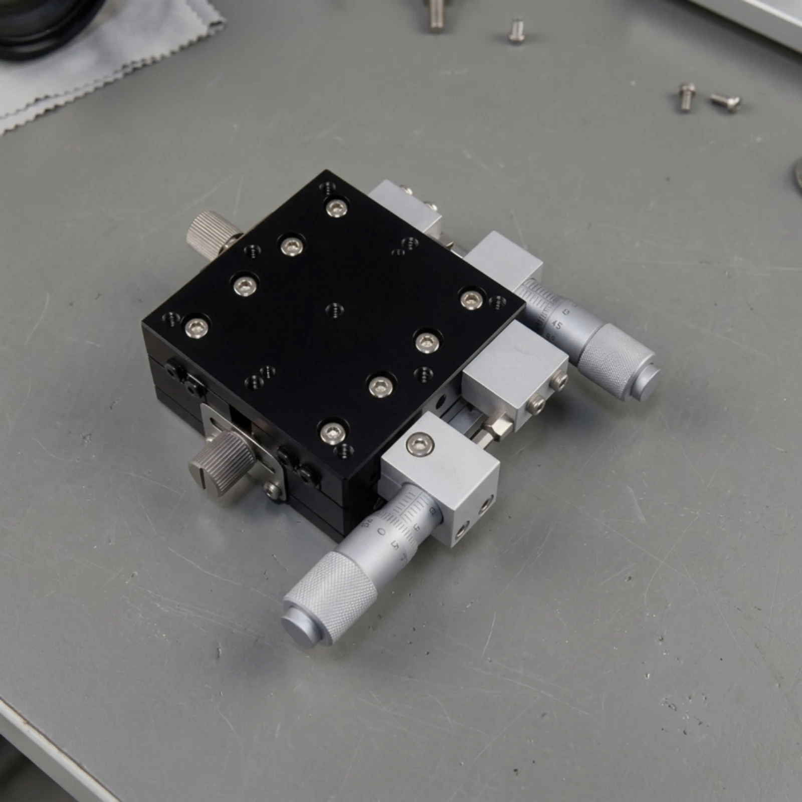 XY Micro-Positioning Stage Precision Manual Positioning Stage Cross-Slide Table Smooth Hardware Reliable for Machinists