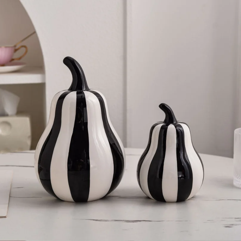 Black and White Striped Apples/pear Ceramic Statue Desk Decoration Minimalist Fruits Sculpture
