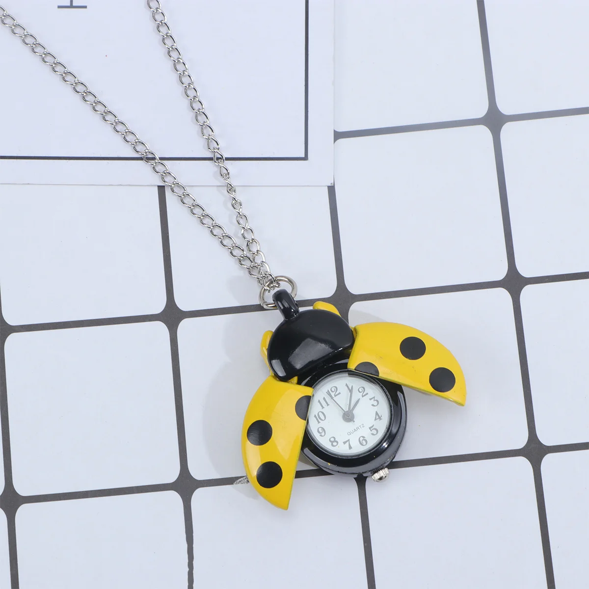 Ladybug Shape Yellow Vintage Pocket Watch Retro Quartz Alloy Gift Portable 'S Timepiece For