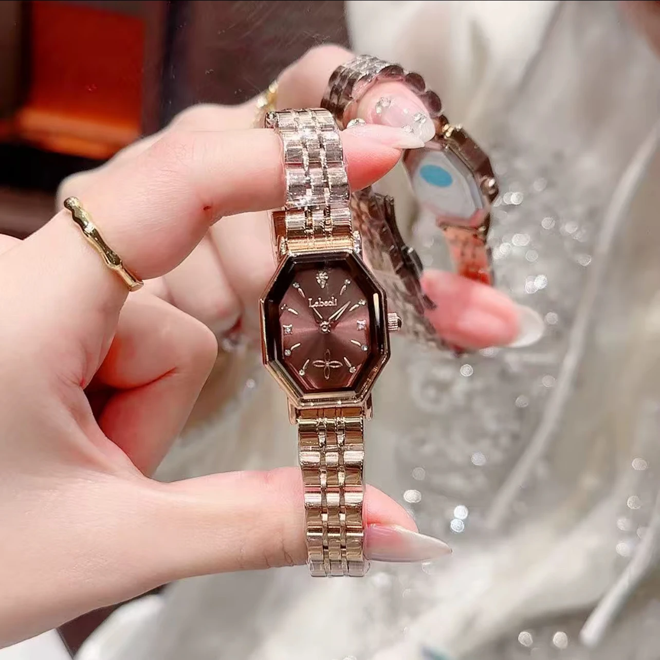 

Новые минималистичные, понимающие роскошные и изысканные женские кварцевые часы; Уникальные часы; Аксессуар для часов; Подарок на день рождения.