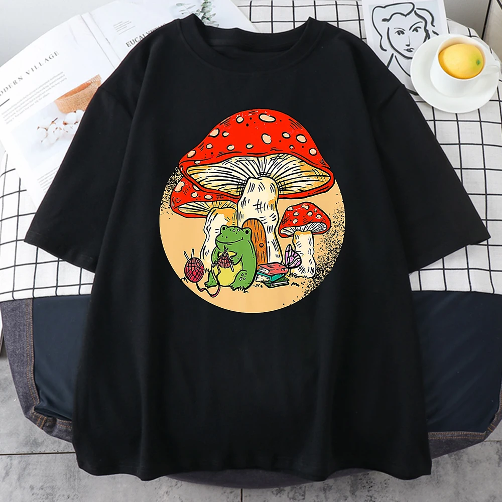 Cute Cottagecore Aesthetic Frog Kinting Mushroom T Shirt Men Cotton Summer Personality Tee Clothes Fashion Hip Hop Man T-Shirt