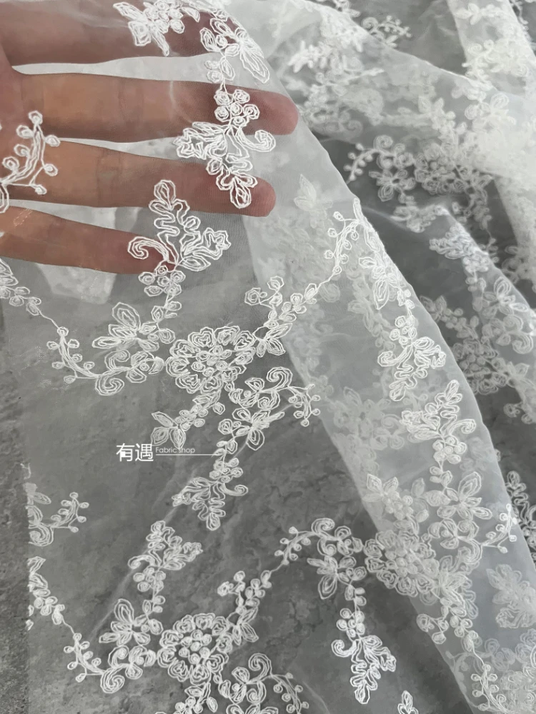 

Сетчатая ткань с белой вышивкой, легкая полупрозрачная жаккардовая ткань для свадебного платья, дизайнерская ткань для метра, материал «сделай сам»