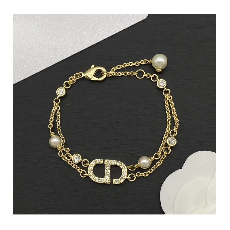 

New Fashion High-end Pearl Fringed Bracelet Women's Diamond-encrusted Pig Nose Light Luxury Bracelet