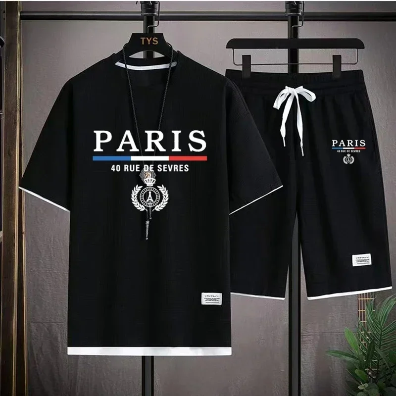 

Casual sportswear - New men's short-sleeved T-shirt and shorts set. Reflecting a casual style, it is loose and comfortable.
