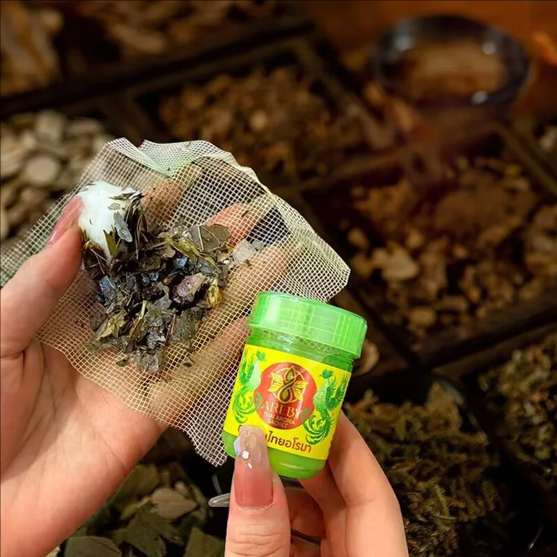 

Thai Herbal Inhalant Inhaler Thai Traditional Nose flow carsick refreshing Refreshing Essences