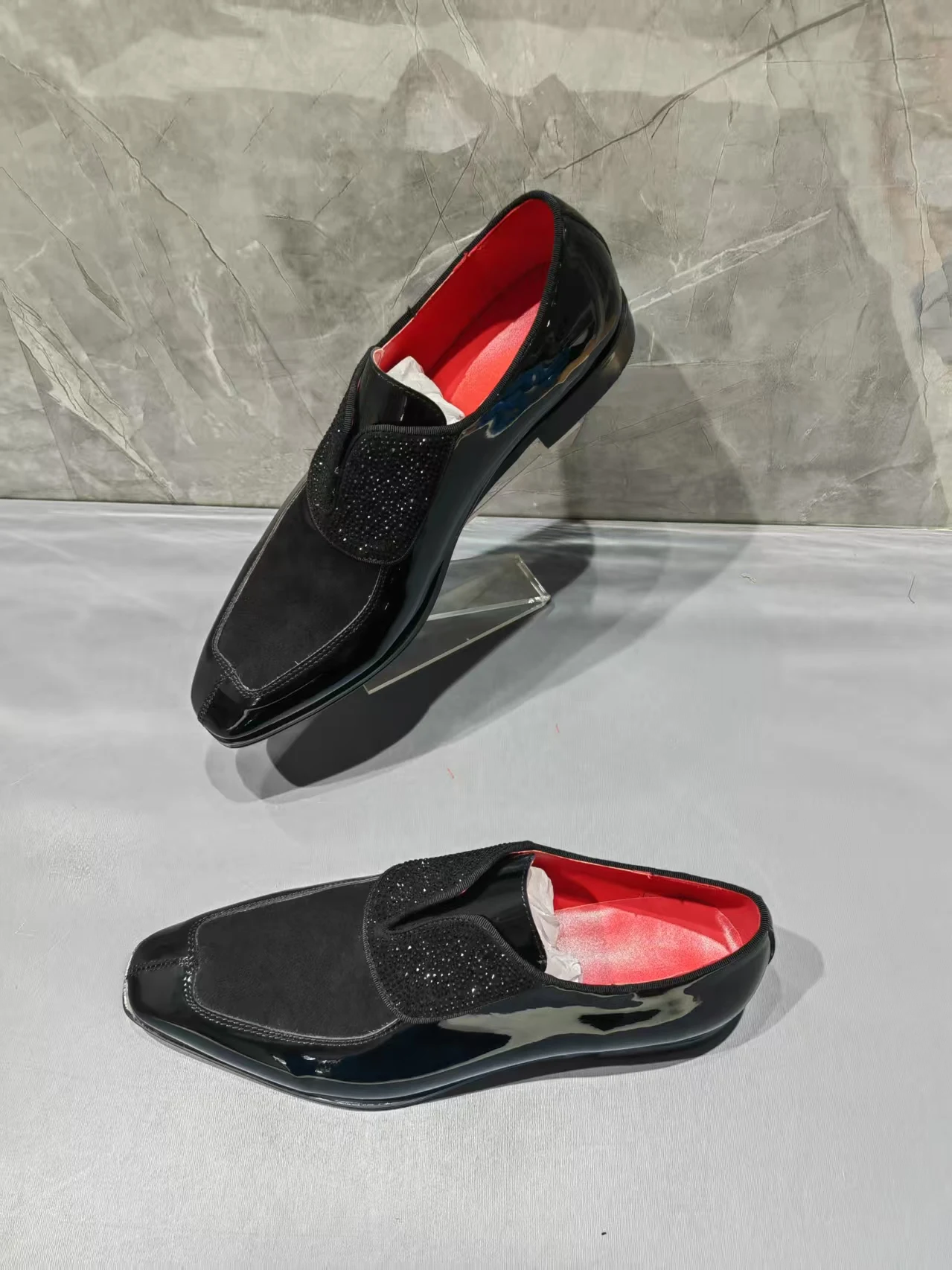 

Черные мужские туфли с перекрестной завязкой на плоском каблуке, низкие кеды на шнуровке, однотонные, красные, повседневные лоферы, мужские туфли, роскошные официальные кроссовки с ремешком