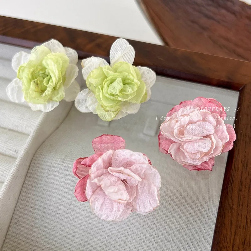 Gradient Pink Chiffon Camellia Flower Earrings for Women Romantic Resort Style Niche Design Lightweight Drop Earrings Jewelry