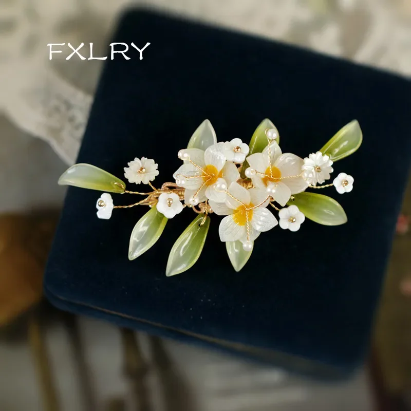 FXLRY Vintage Design Handmade Pearl Narcissus Flower Clip Headdress Hair Clip Side Hair Ornament Headdress