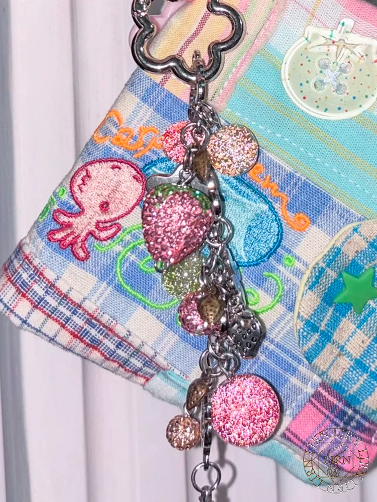 2025 New Keychain Y2K Shiny Pink Rhinestone Strawberry Metal Cute Accessaries Bag Charms Jewelry for Women Girl Gift
