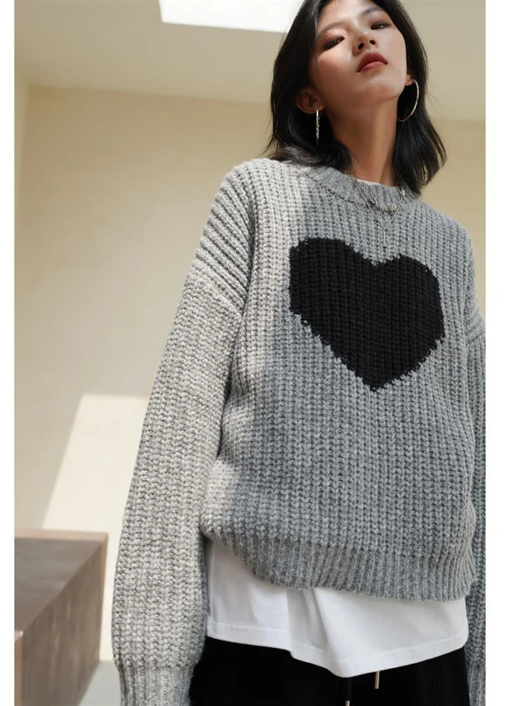 

Autumn Winter Women Sweater Black Love Pattern O-Neck Full Pullovers Loose Knitwear All-match