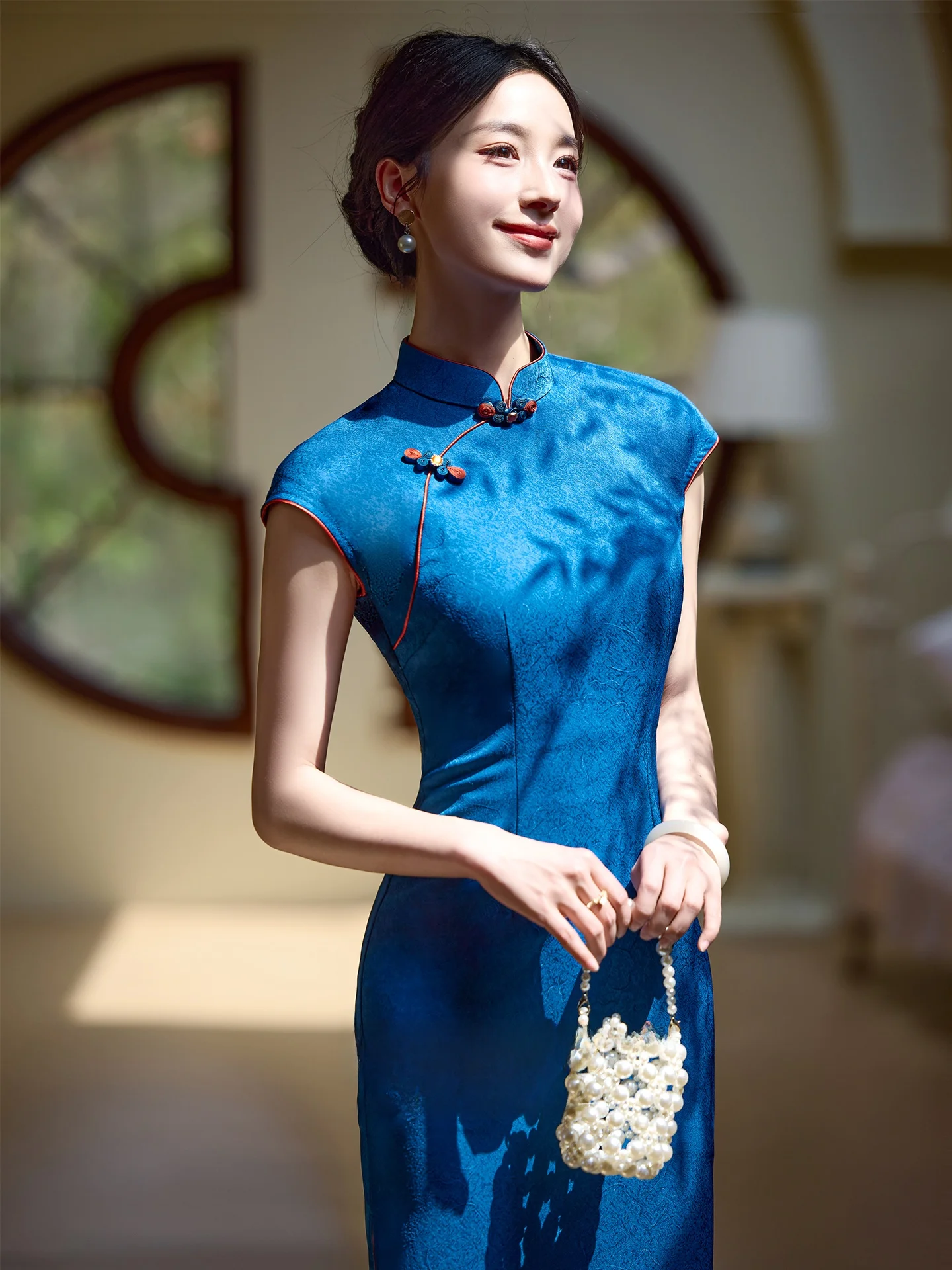 

Blue Young Women's Reformed Chinese Style Long Daily Wear Breathable Polyester Spandex Floral Print Low Slit