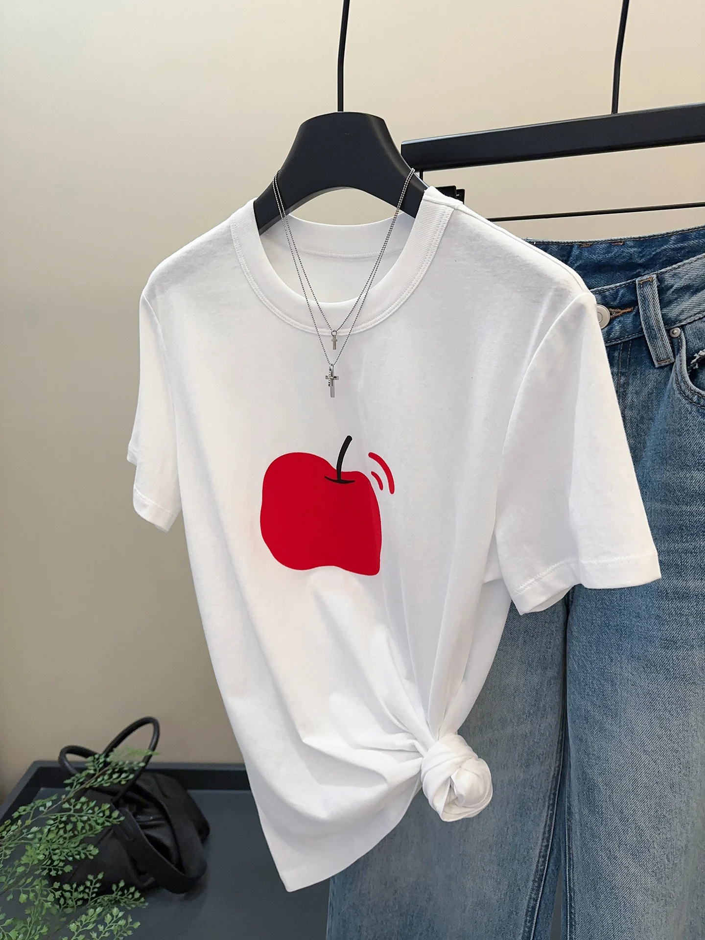 

Fashionable Short Sleeve T-Shirt Women's Design Red Print White Top Easy to Wear Breathable Cotton round Neck Standard Fit