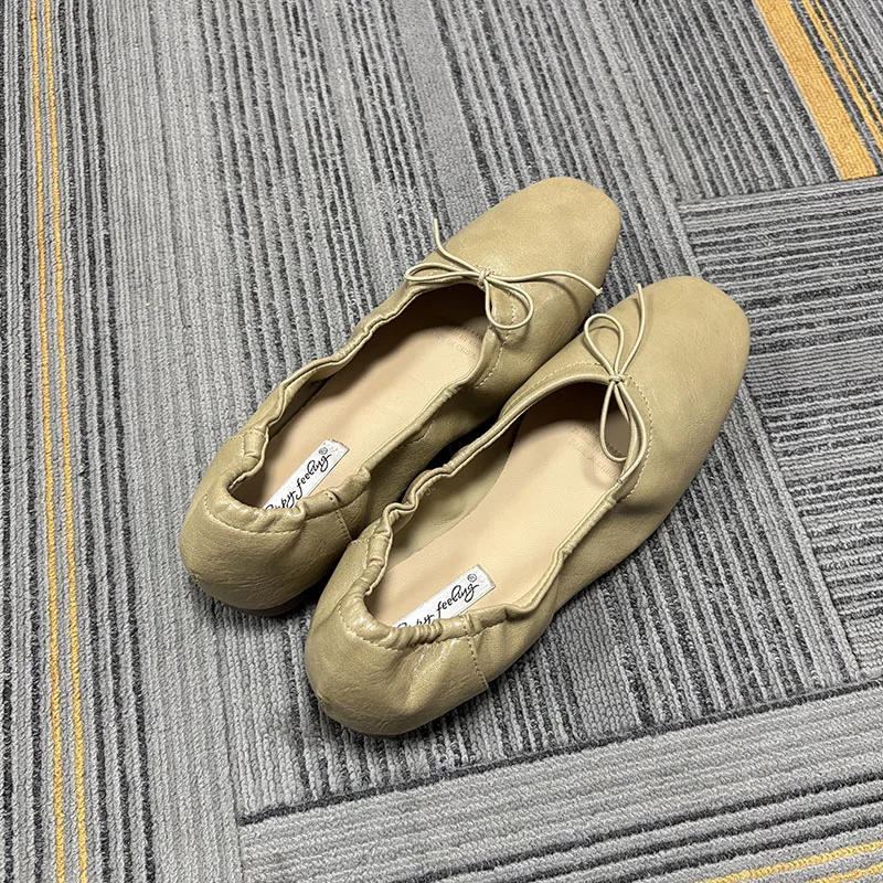 Neu in der Mode: Weiche Damen-Ballerinas mit flachem Absatz, lässige, flache Damenschuhe zum Hineinschlüpfen, mit Schmetterlingsknoten. – Detail 15