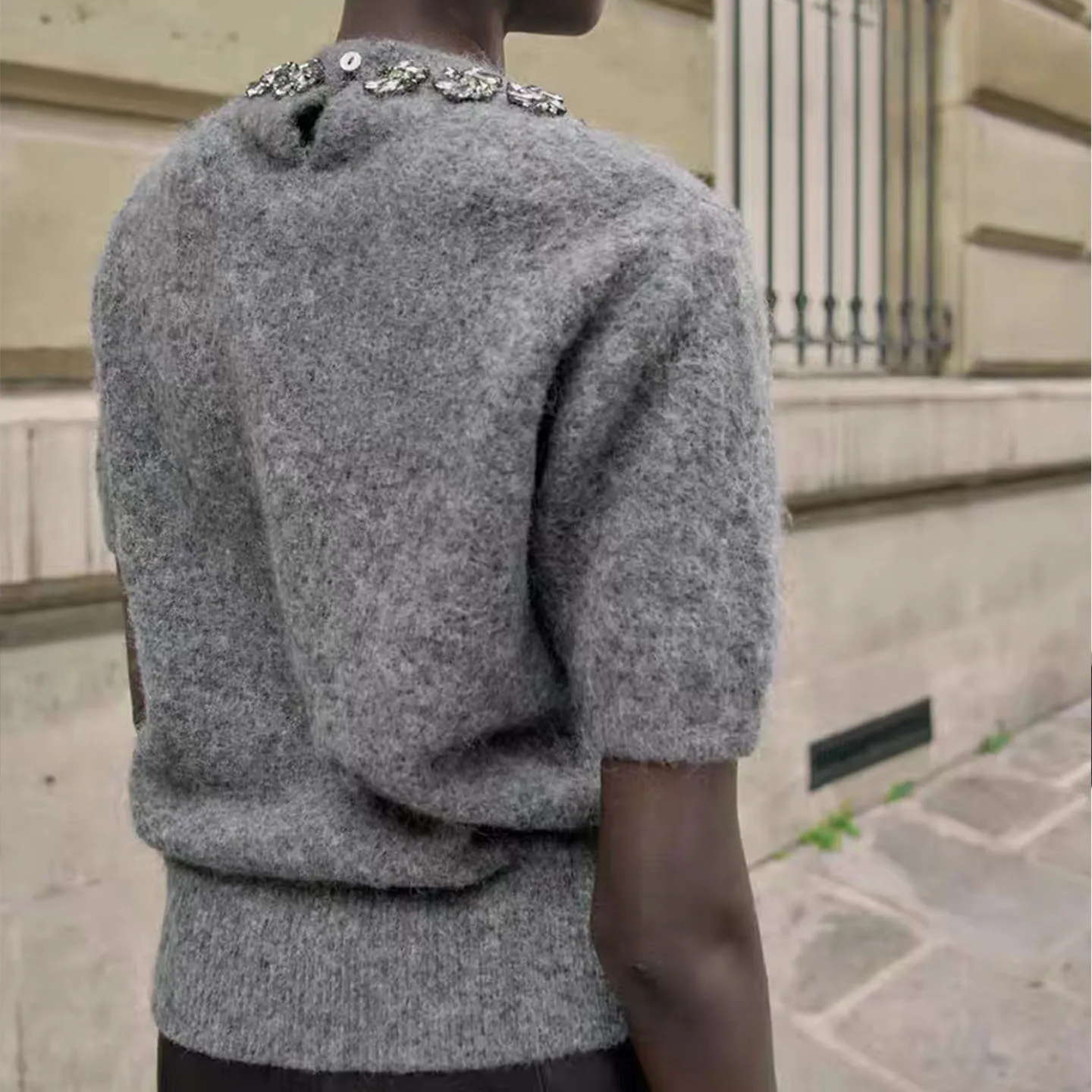 패셔너블 니트 라운드 넥 여성 슬리브 탑 개성 디자인 가을 신상품 Z 브랜드