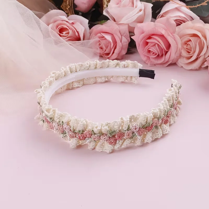 

A Bohemian elegant lady's floral hair band falower hairband hair accessories for girls