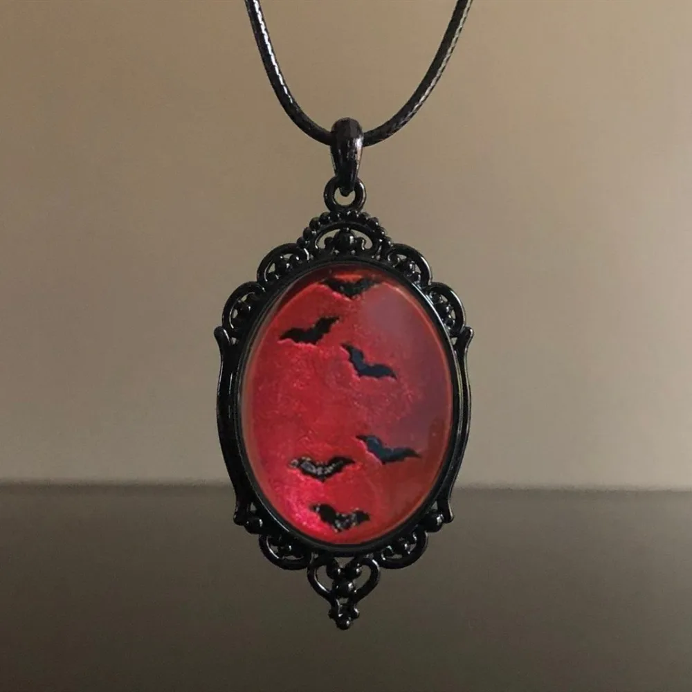Gothic Vampire Bat Geometric Oval Relief Pendant Necklace for Men Women Retro Fashion Hallowmas Party Jewelry Accessories Gifts