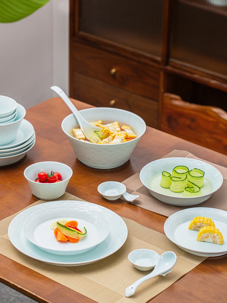 

New Jingdezhen Cerc Bowl Dining Set Emed Underglaze Blue Porcelain High Temperature Resistant Home Use Rice Bowl