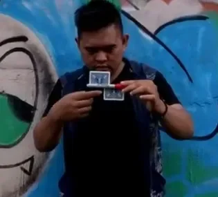 NEW DISTANCING By Ade Rahmat Gimmick Magic Tricks Street Performer Magician Card Magic Props Illusions Stage Visual Effect Funny
