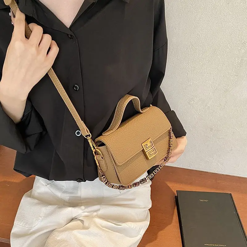 

2026Stylish New Handbag Crossbody Bag Single Shoulder Chain Retro Bag for Shopping And Outdoors Versatile Bags Fresh Sweet Style
