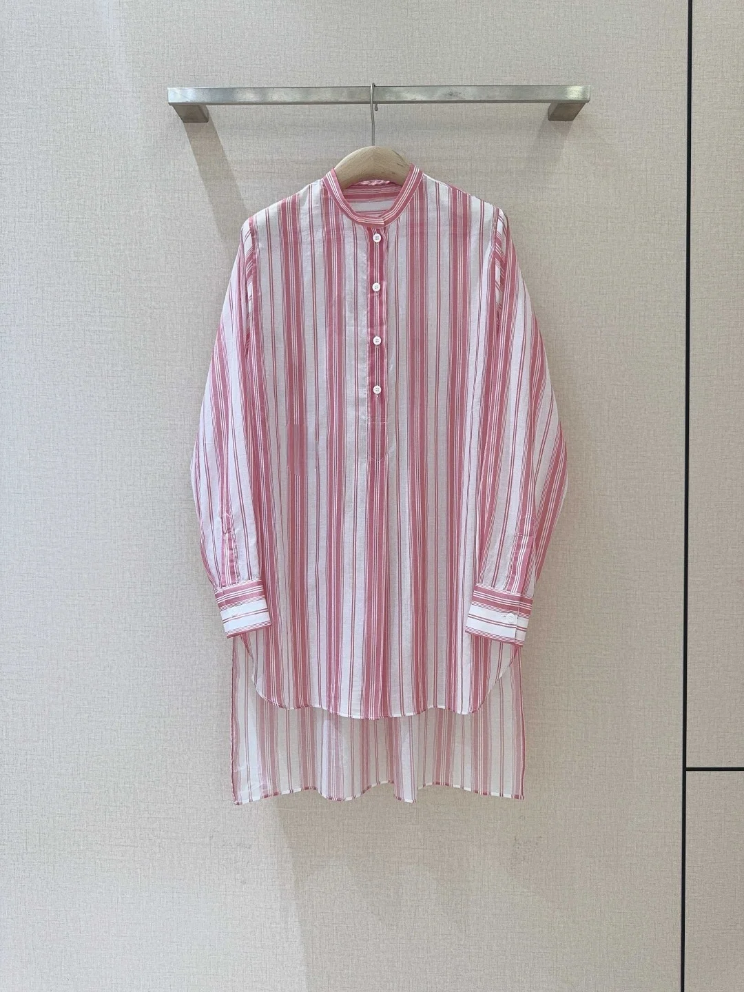 

2025 Summer Hot - Selling! High - End Pink Pure Cotton Striped Top, Ultra - Thin and Breathable. Front - Short and Back - Long D