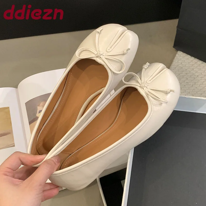 موضة جديدة لعام 2025 أحذية نسائية مسطحة غريبة سهلة الارتداء للصيف والربيع أحذية نسائية ضحلة بعقدة على شكل فراشة أحذية مسطحة للسيدات #2