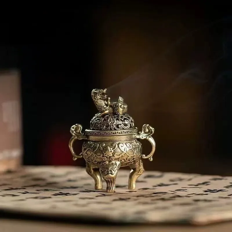 Chinese Style Mini Metal Incense Burner Kirin Sculpture Lid Tripod Censer Hollow Pattern Incense Holder for Home Yoga Teahouse