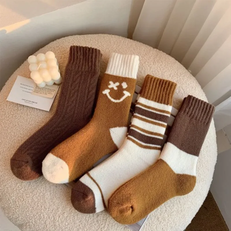 1/4 Paar modische, vielseitige Damensocken, neue Herbst-Winter-Retro-Wärme-Schlankheitssocken mit Streifen, hohe Damensocken