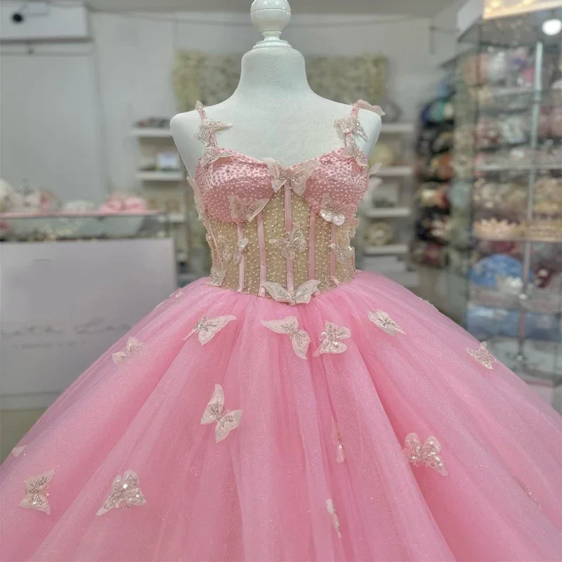 Vestidos de quinceañera mexicanos con tirantes finos rosas, tul de mariposa 3D, dulces 16 vestidos de fiesta de cumpleaños personalizados