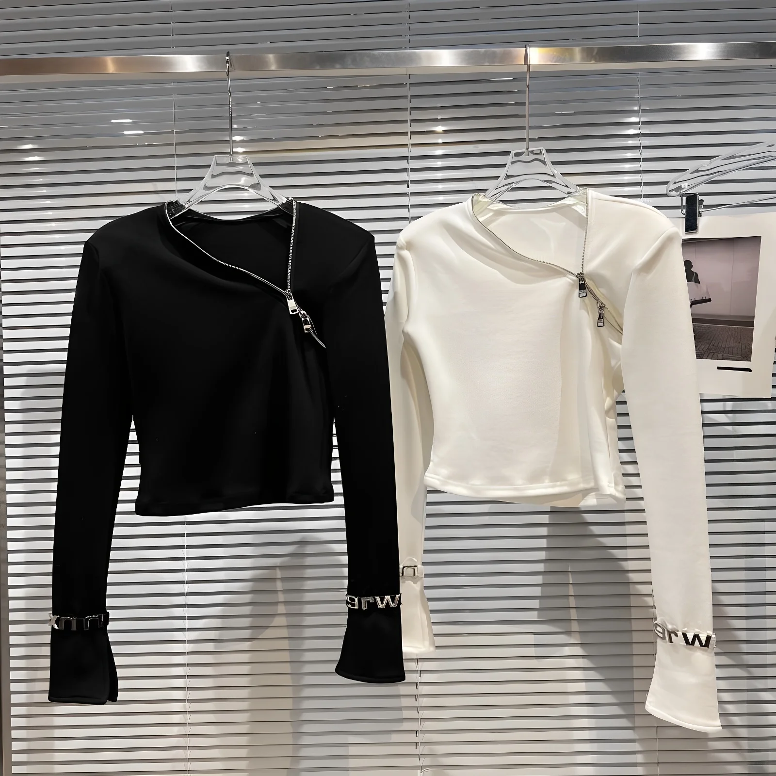 

Trendy 2025 Autumn New Sle Street Faion Hot Girl Zipper Collar Letter Sve T-irt Women's Slim Fit Long Sve round Ne