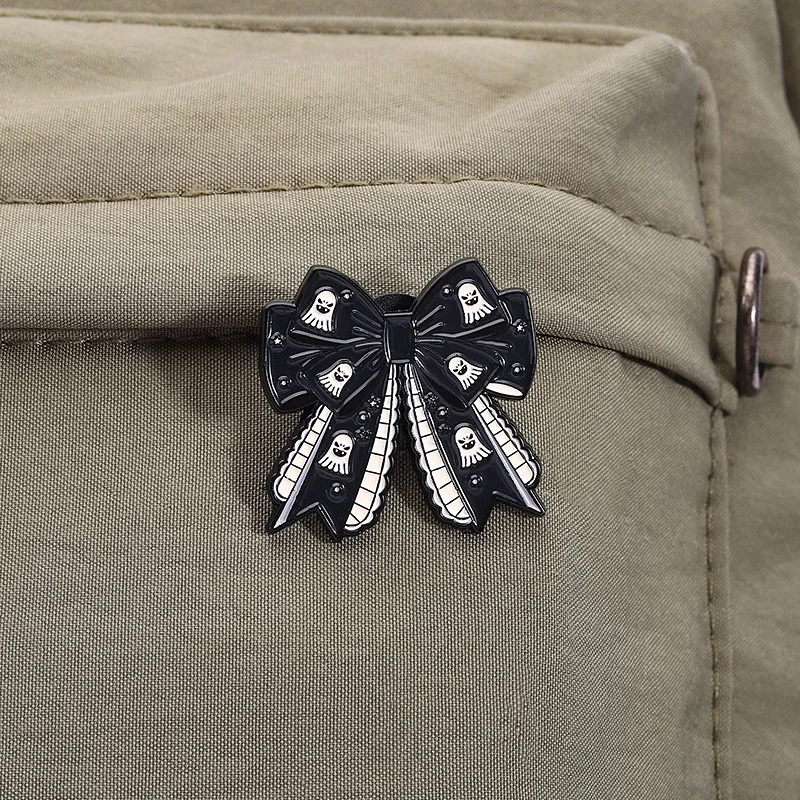 

Gothic style dark bow series cartoon badge fun cross-border Halloween skeleton accessories small gift brooch