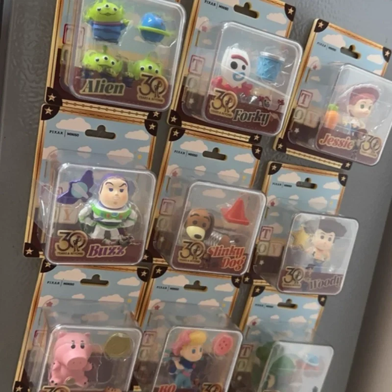 

Новинка 2025, оригинальная серия Disney Pixar Toy Story, бесконечная игристь, слепая коробка, коллекционные фигурки, модные игрушки, брелок, подарки