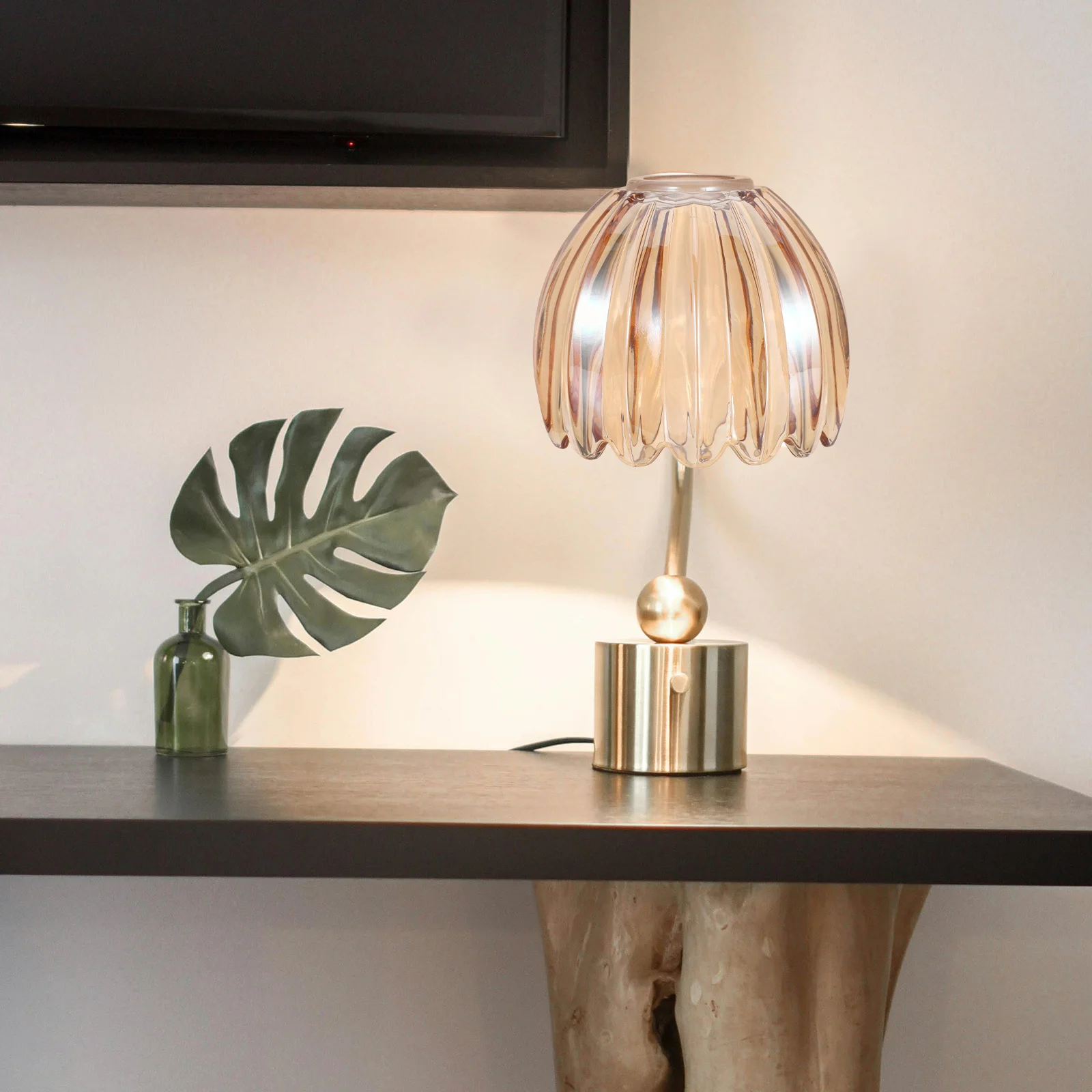 Sofisticado cubierta de pantalla de cristal ámbar soplado a mano para lámparas de mesa de pared de techo colgante iluminación versátil para el hogar