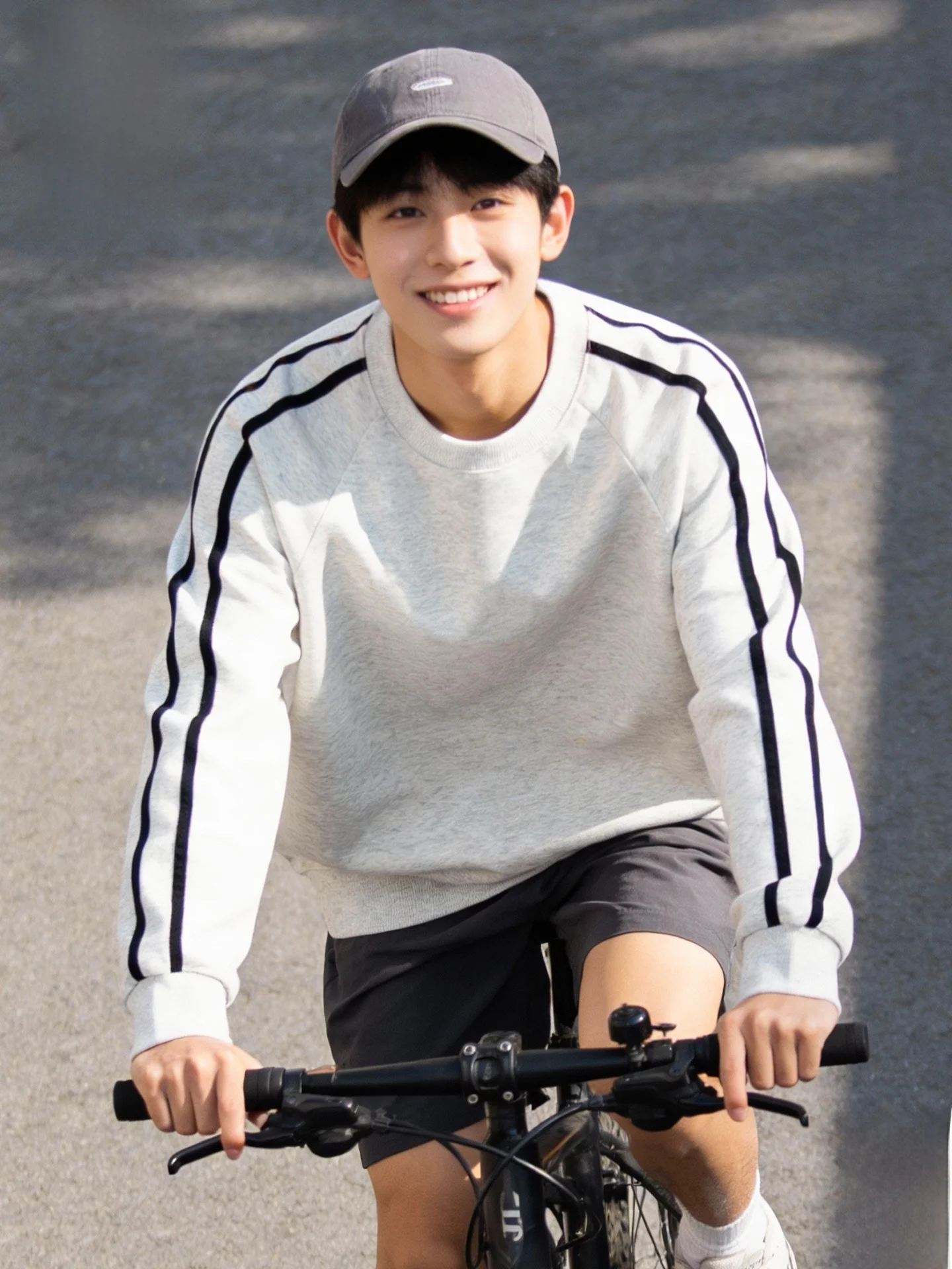 

Американский спортивный свитшот M, весна 2026, свободная верхняя одежда для подростков, повседневный стиль, из смесового хлопка