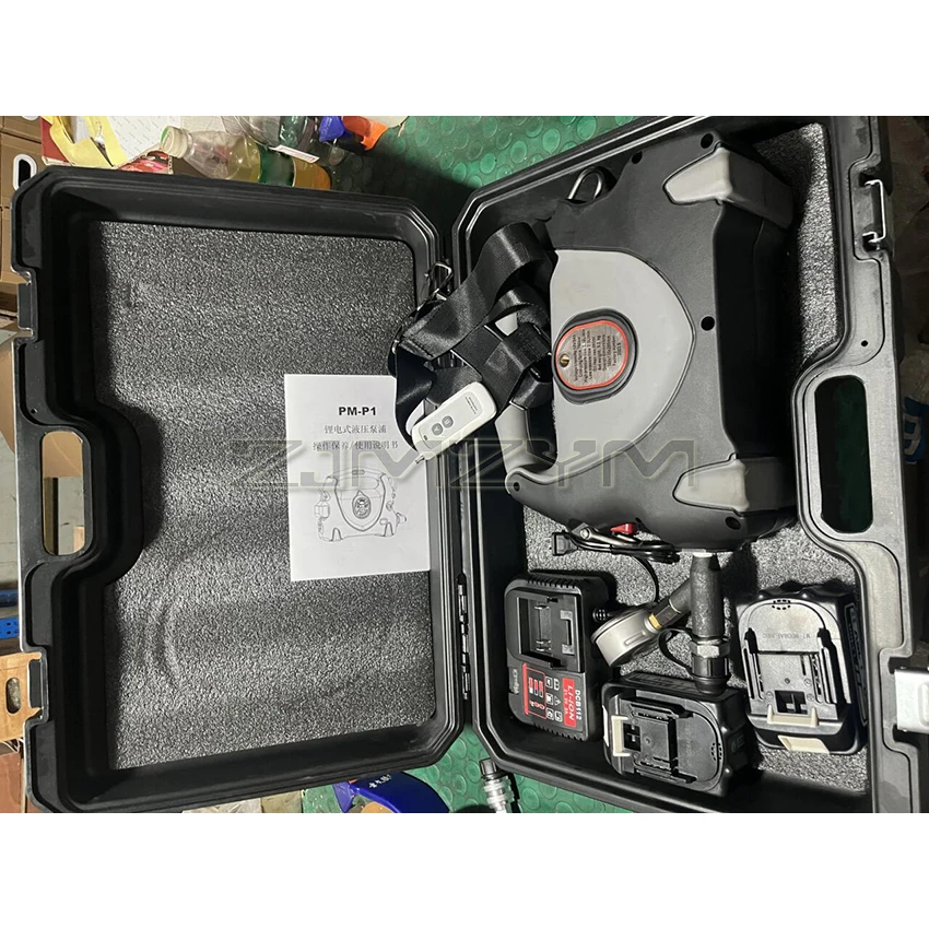 PM-P1 Mini Pompa idraulica a batteria elettrica Pompa portatile agli ioni di litio Pompa idraulica ricaricabile 220V 18V/5.0Ah 70Mpa 900CC