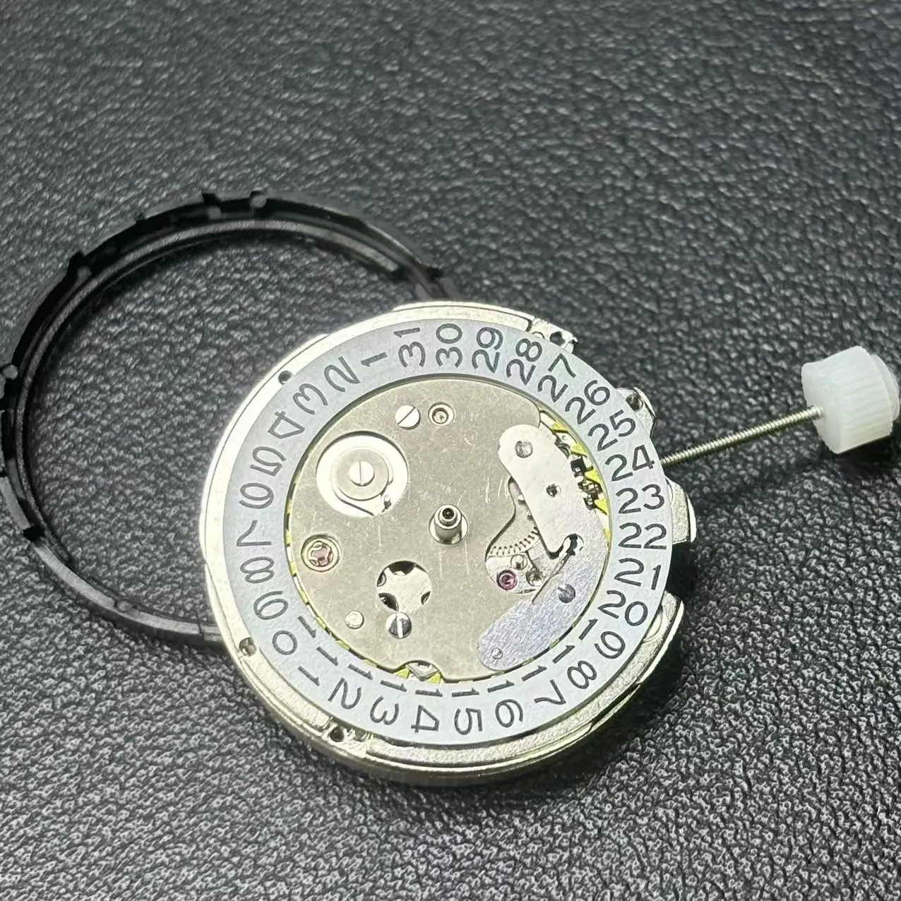 China NH35 Automatic Mechanical Movement Men's Watch Single Calendar 3-Point Display Three-pin Style for Watch Accessories NH35A